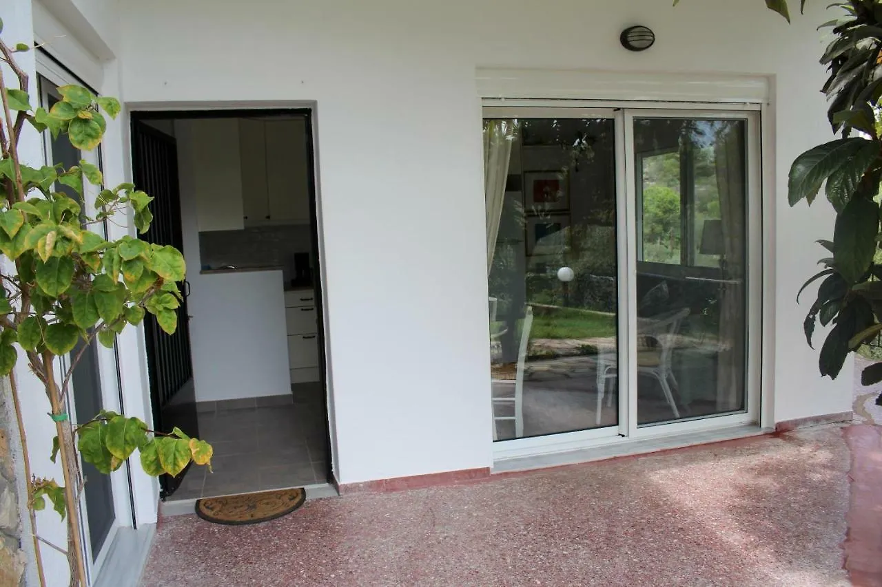 Philippos 2 Apartment Diaporos 0*,  Greece